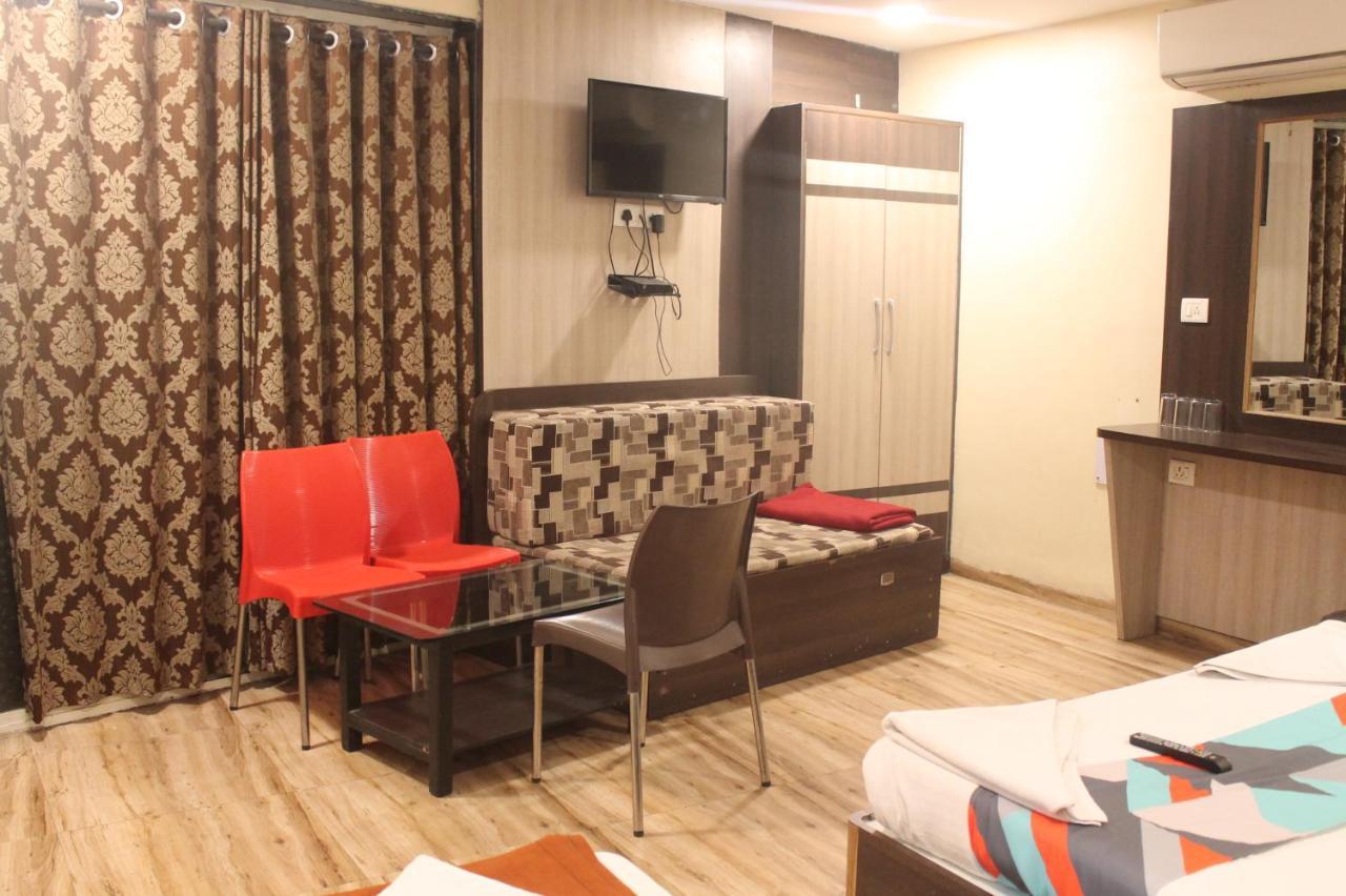 Mukesh Residency Hotel Pune Exterior photo
