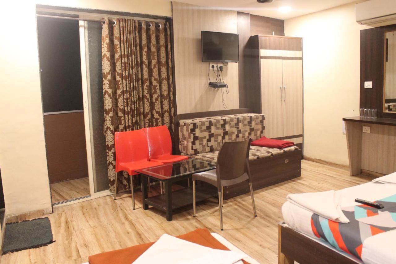 Mukesh Residency Hotel Pune Exterior photo