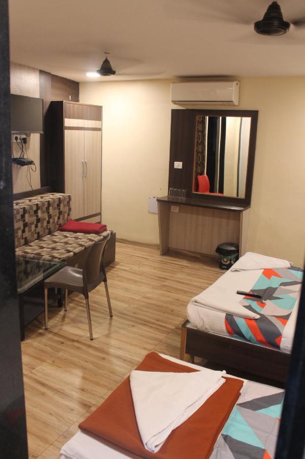 Mukesh Residency Hotel Pune Exterior photo